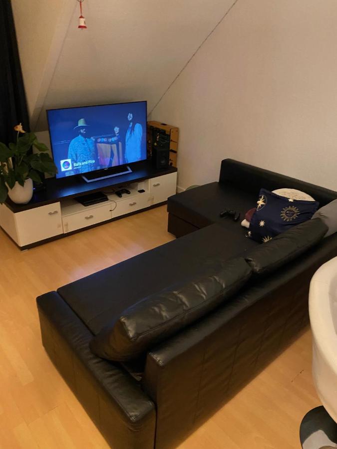 Nice Private Room In Shared Apartment - 2Er Wg Wiesbaden Dış mekan fotoğraf